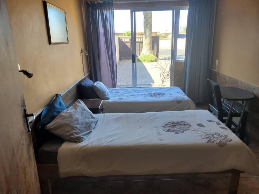 Skippers Backpackers Cc Walvis Bay Exterior foto