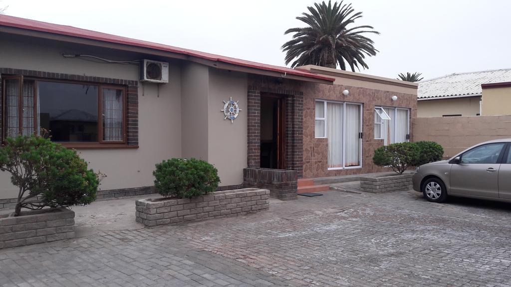 Skippers Backpackers Cc Walvis Bay Exterior foto